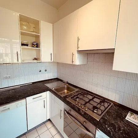 Appartamento Lazise ラツィーゼ